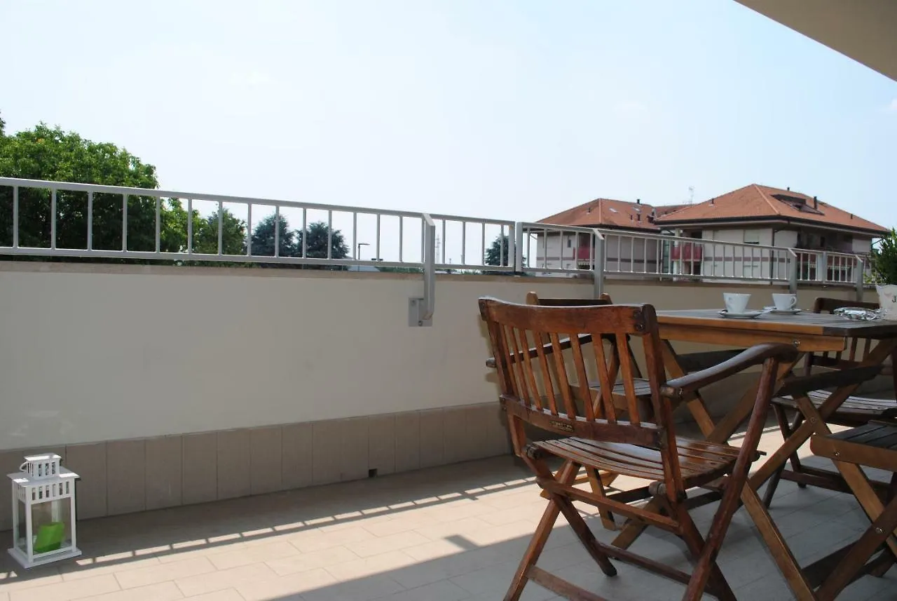 Bnbook - Metropolitan Expo Flat Rho 0*,  Italia